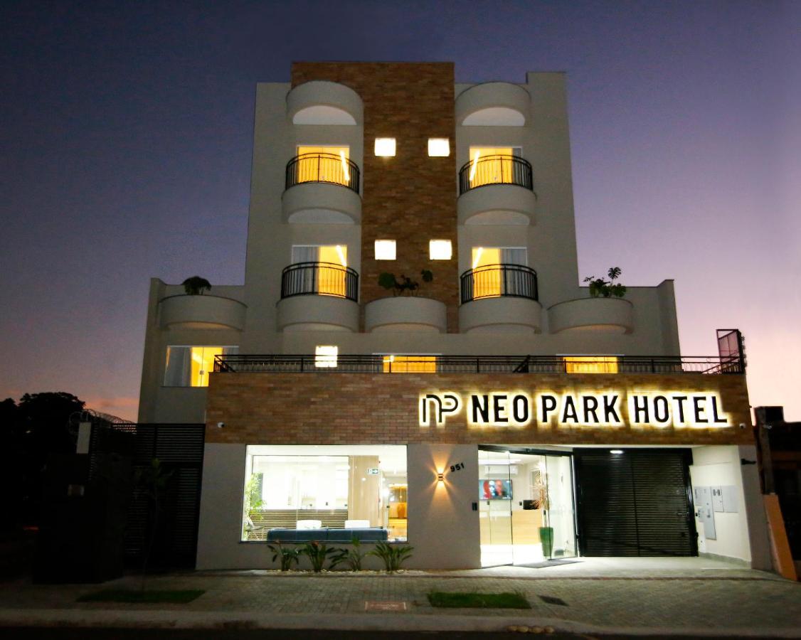 Neo Park Hotel マリンガ エクステリア 写真